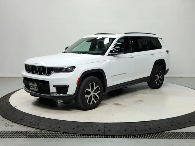 Used 2024 White Jeep Limited image 4
