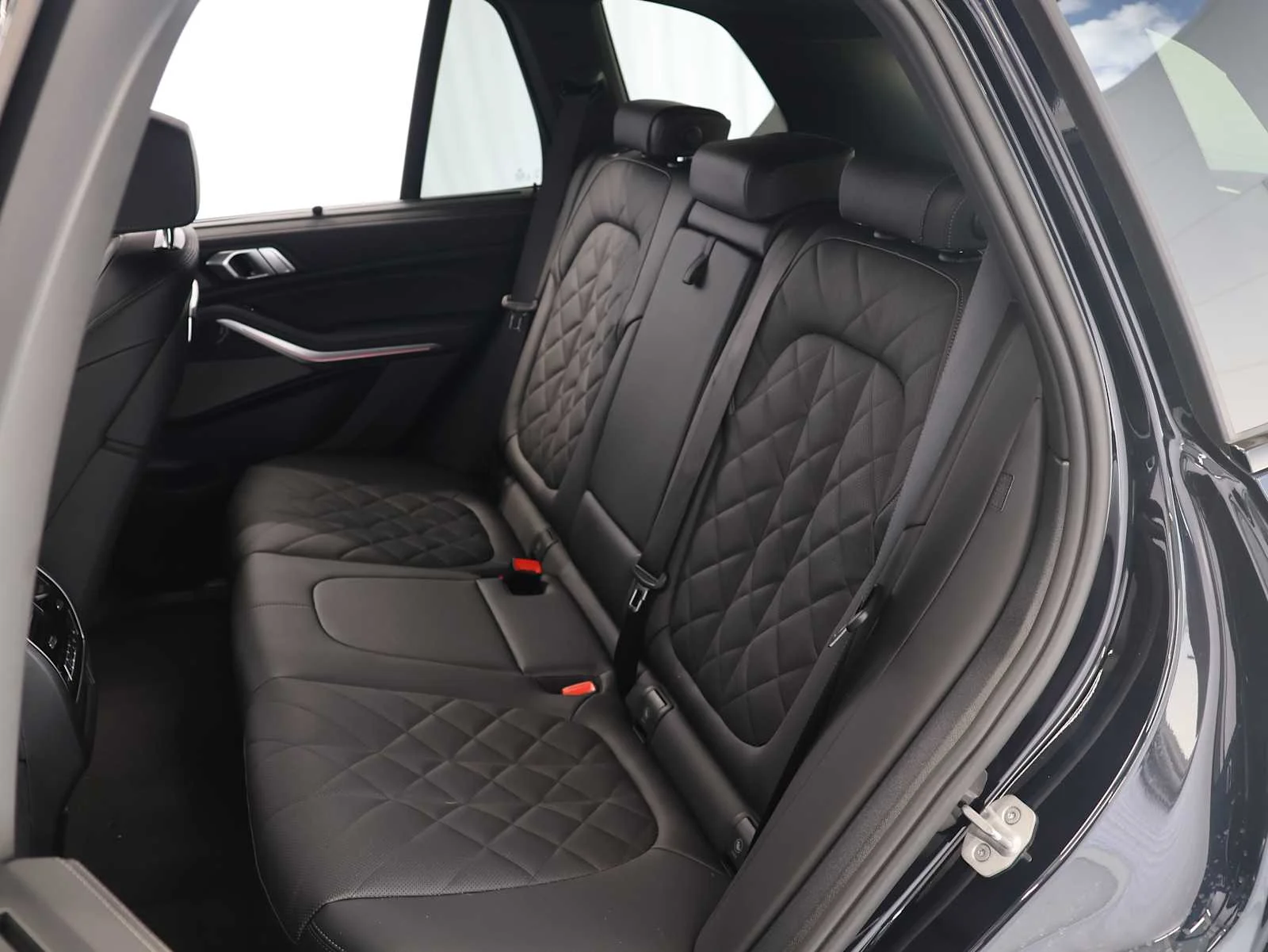 Used 2026 Carbon Black Metallic BMW xDrive40i image 24