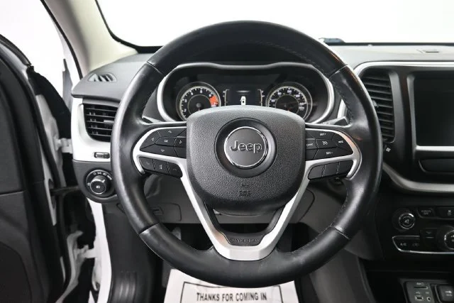 Used 2018 Bright White Clearcoat Jeep Latitude Plus image 14