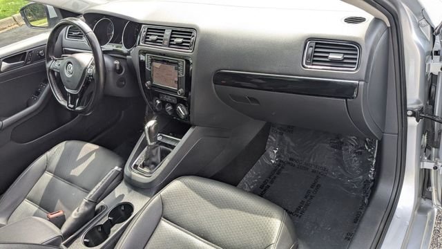 Used 2016 Silver Volkswagen 1.8T SEL image 31
