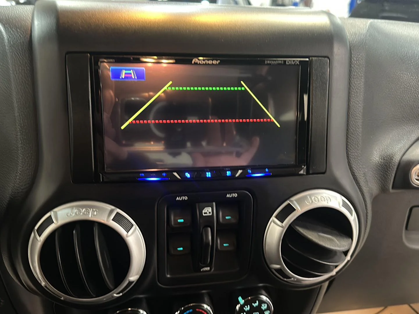 2015 Jeep Wrangler Unlimited Sahara - Photo 21