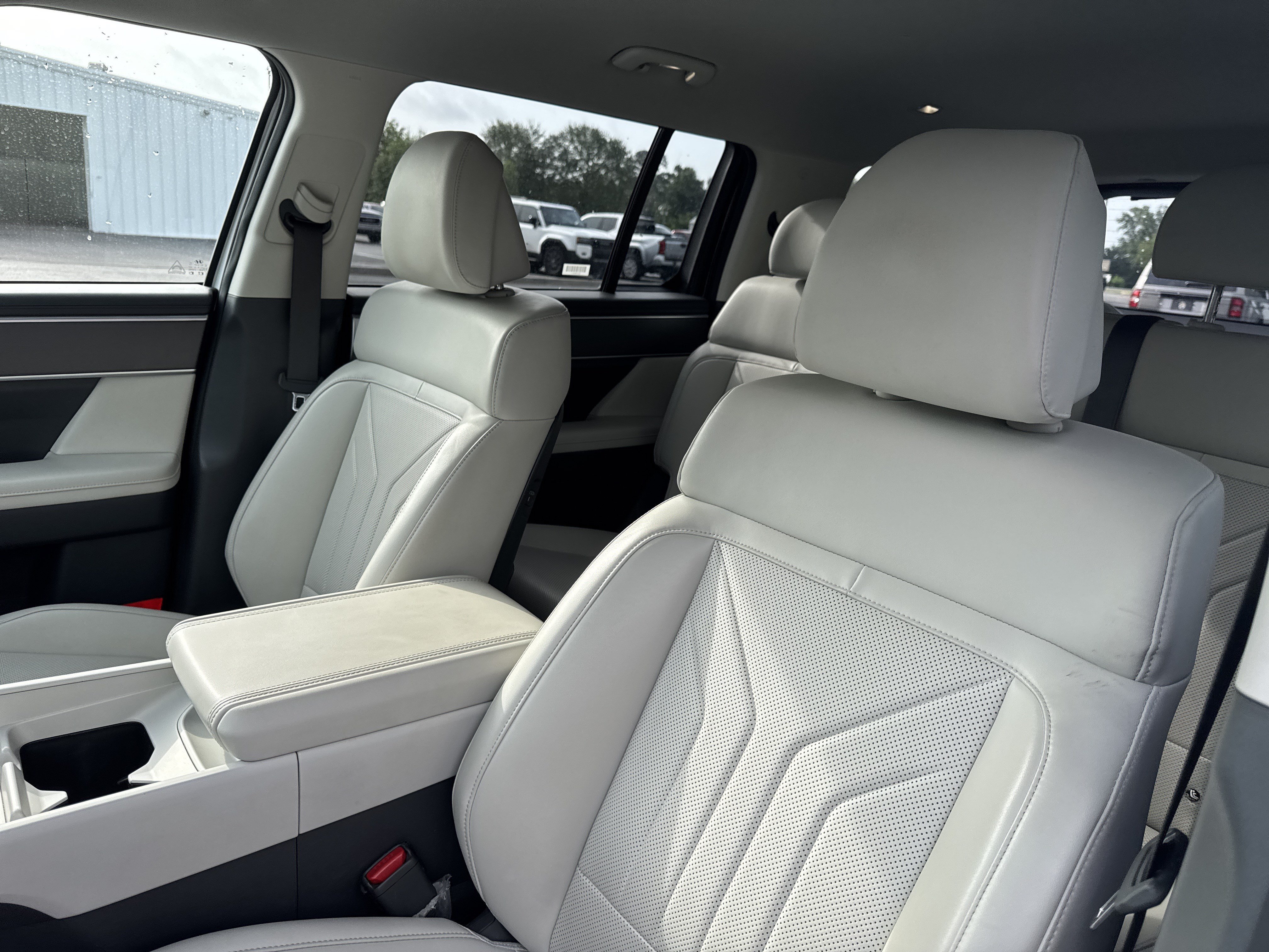 Used 2025 Serenity White Hyundai SEL image 14