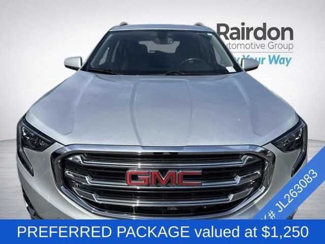 Used 2018 Quicksilver Metallic GMC SLT image 2