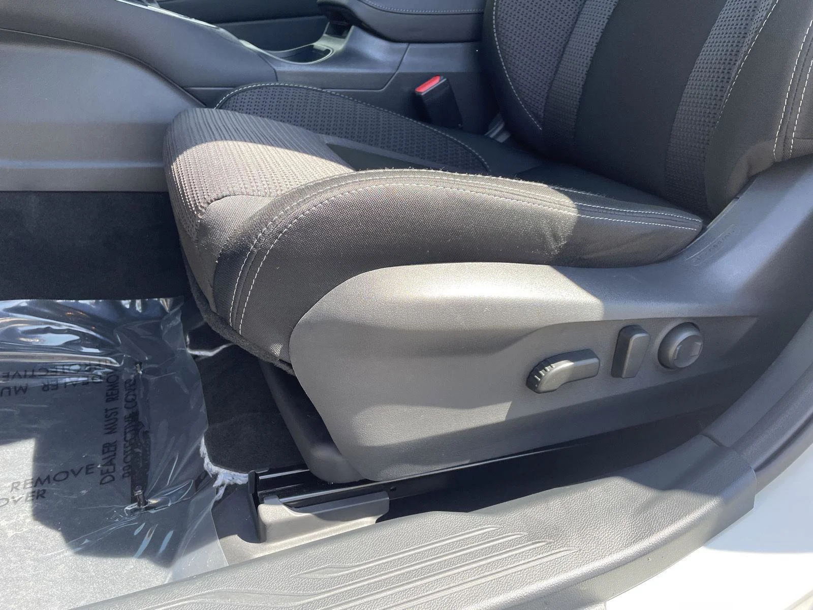 Used 2022 Crystal White Pearl Subaru Premium image 4