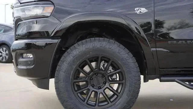 New 2026 Diamond Black Crystal Pearl-Coat Exterior Paint RAM LONE STAR image 5