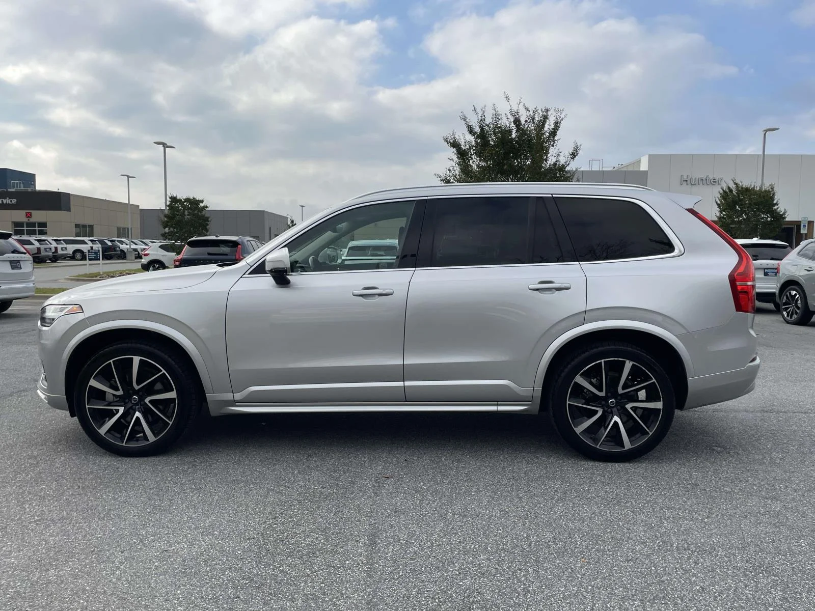 2022 Volvo XC90 Momentum - Photo 25