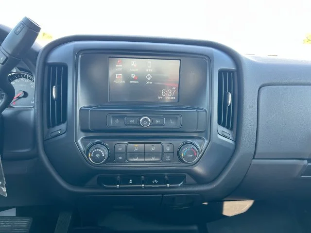 Used 2016 White GMC Base image 15