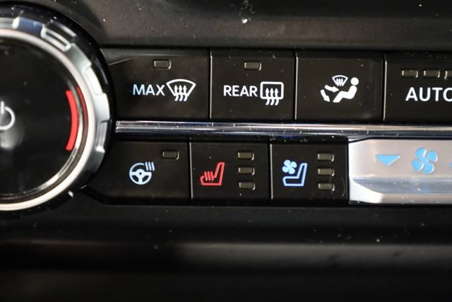 Used 2024 Blue Ford LARIAT image 9