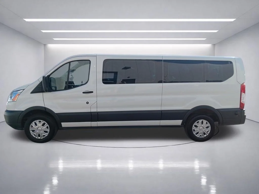 Used 2018 Oxford White Ford XLT image 4