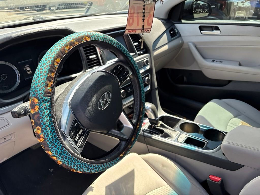 Used 2018 Gray Hyundai SEL image 21
