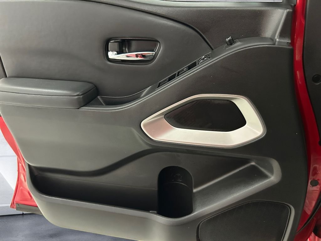 Used 2022 Red Nissan SV image 12