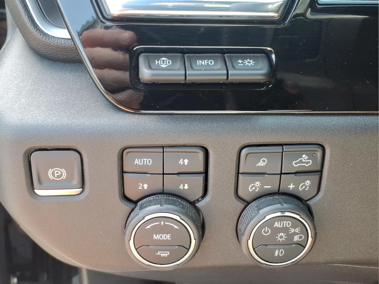 Used 2024 Black Chevrolet High Country image 19