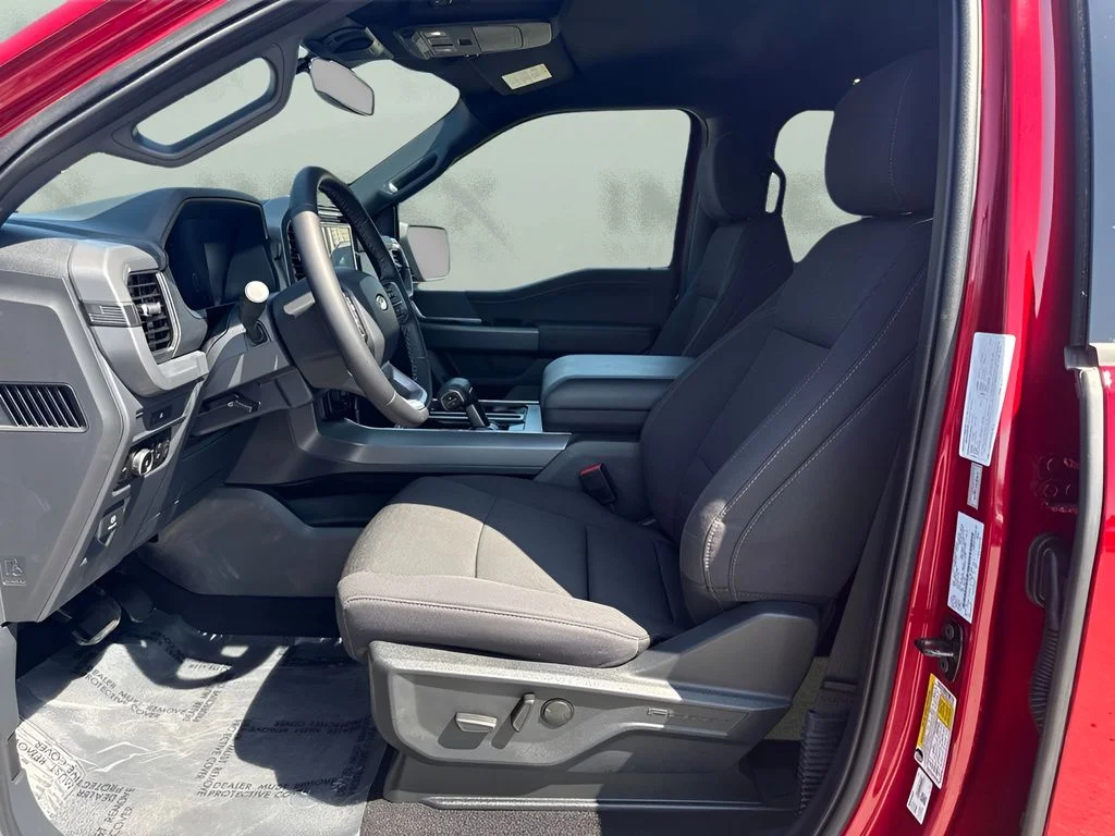 Used 2025 Red Ford XLT image 8