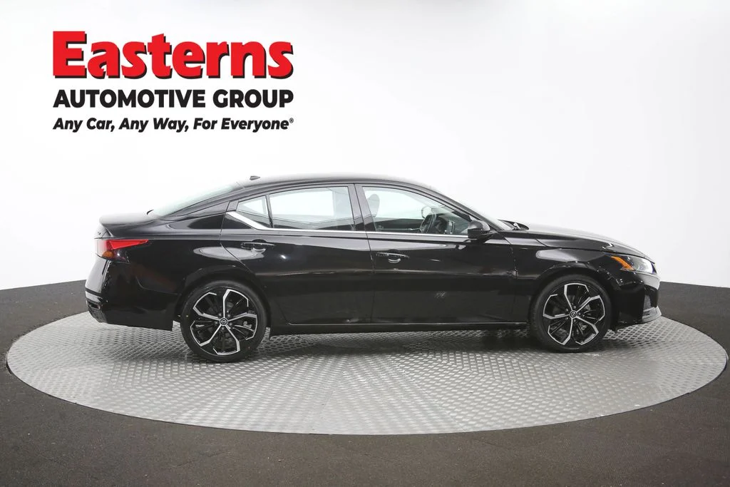 Used 2024 Black Nissan 2.5 SR image 44