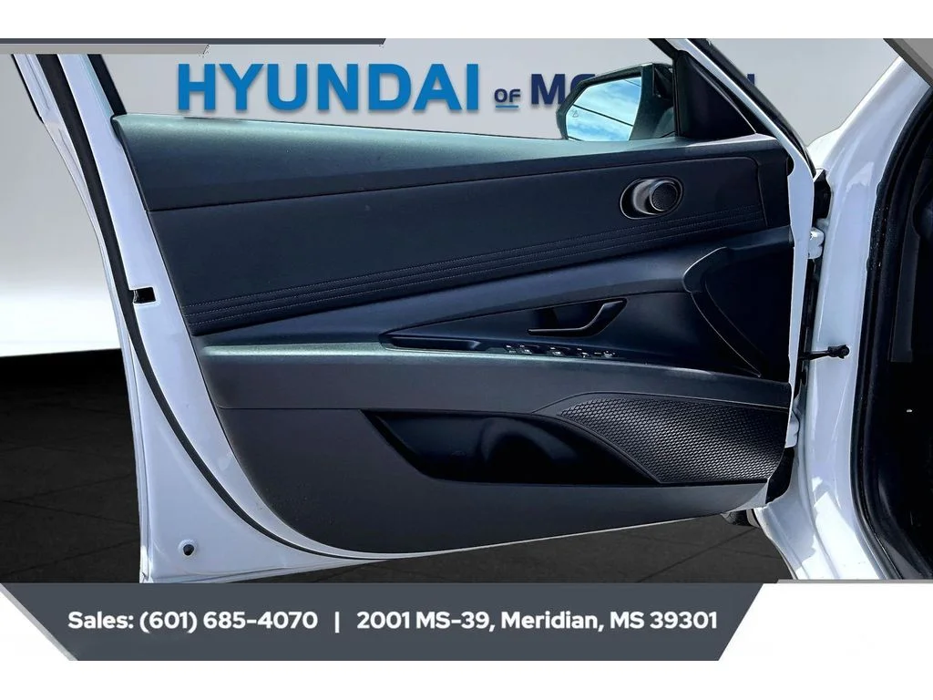 Used 2025 SERENITY WHITE Hyundai SEL Sport image 17