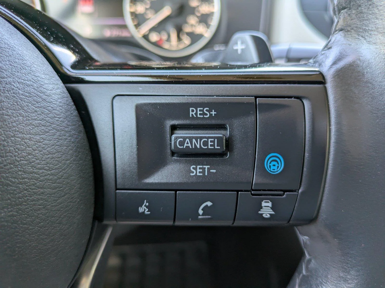 Used 2023 Pearl White Tricoat Nissan SV image 26