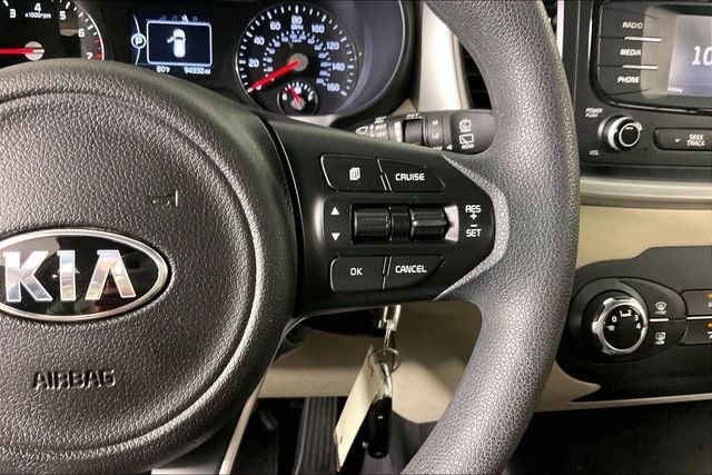 Used 2017 White Kia LX image 11
