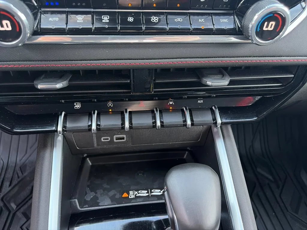 2026 Chevrolet Colorado Z71 - Photo 16