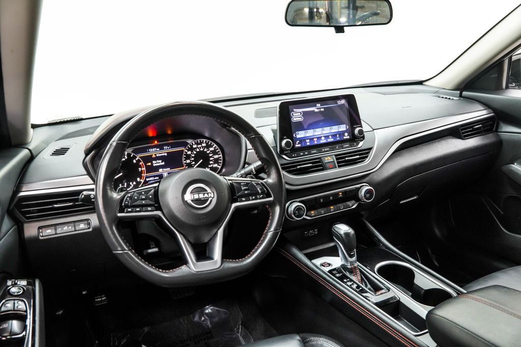Used 2024 Silver Nissan 2.5 SR image 5