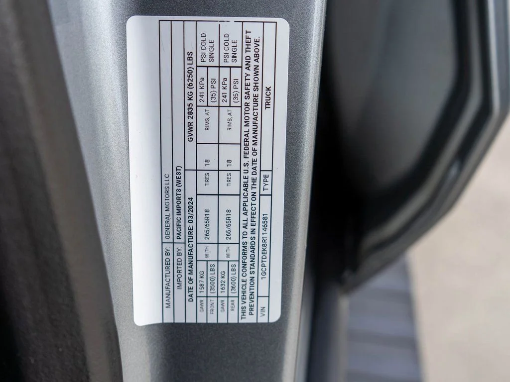 Used 2024 Sterling Gray Metallic Chevrolet Z71 image 35