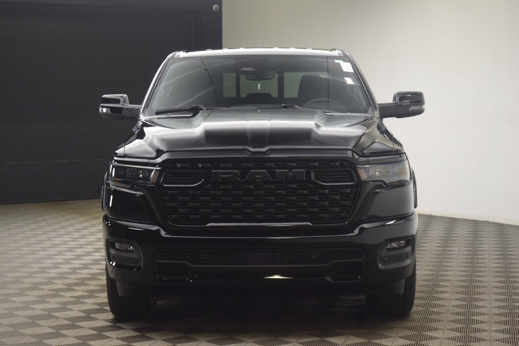 New 2026 Diamond Black Crystal Pearl-Coat Exterior Paint RAM Big Horn/Lone Star image 2