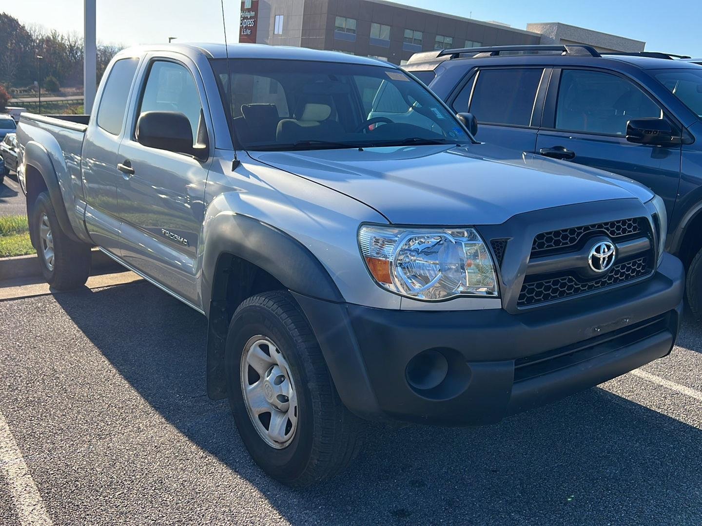 Used 2011 Silver Streak Mica TOYOTA ACCCAB image 4