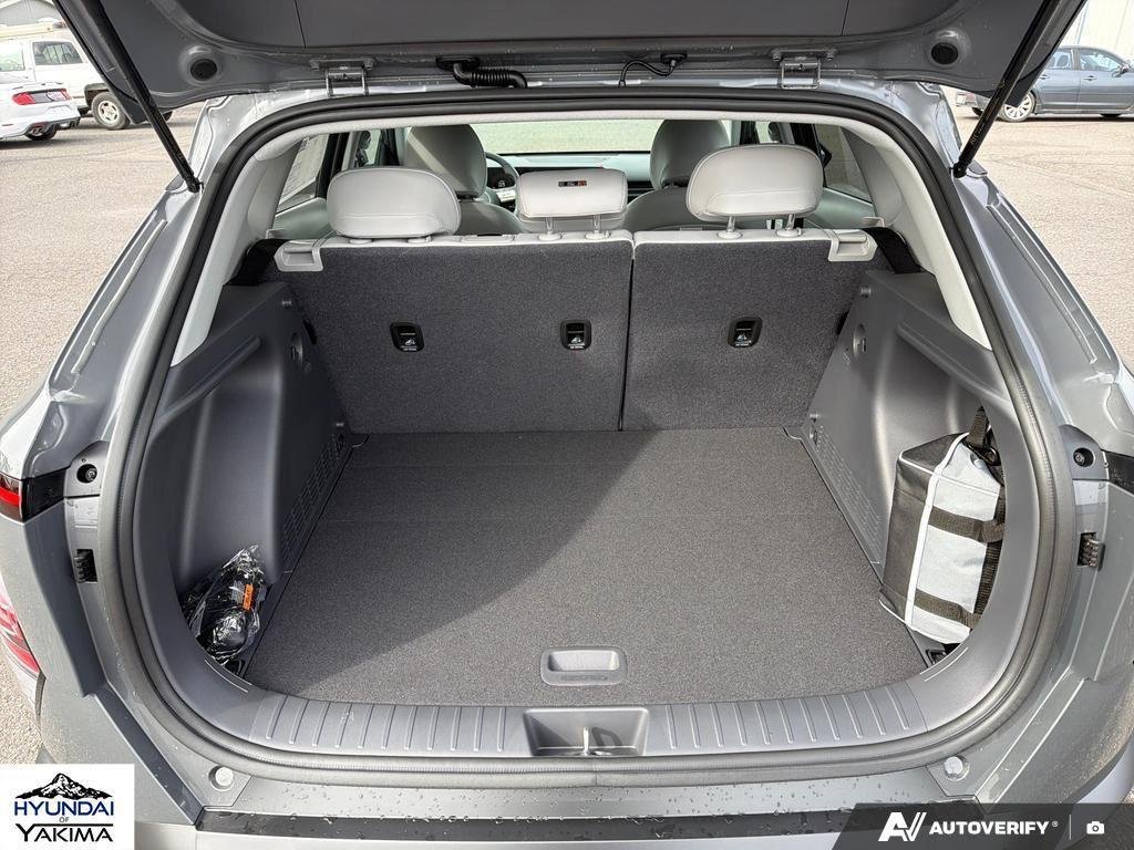 2026 Hyundai Kona SEL Premium - Photo 12