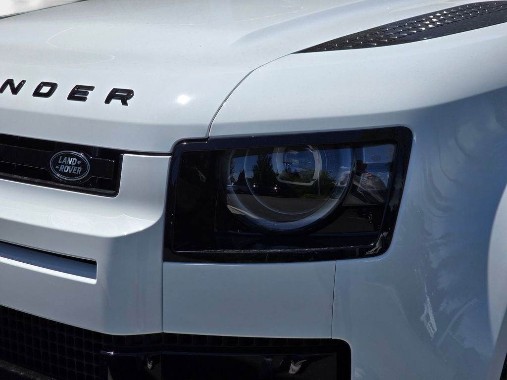 New 2026 Fuji White LAND ROVER X-Dynamic SE image 35