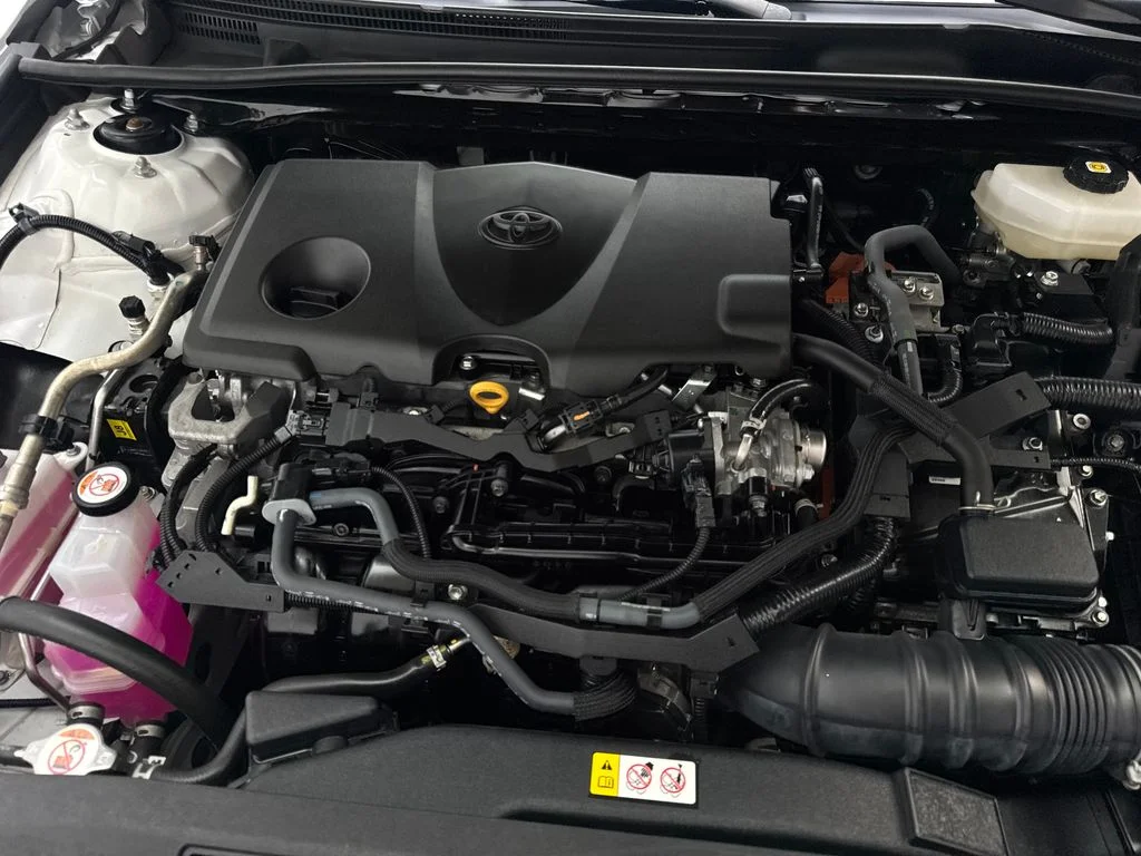 Used 2025 White Toyota LE image 76