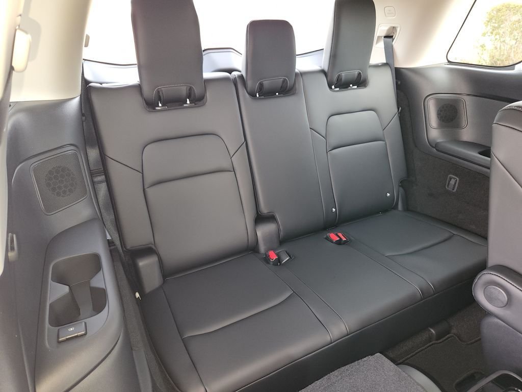 New 2026 Everest White Pearl TriCoat Nissan Platinum image 11