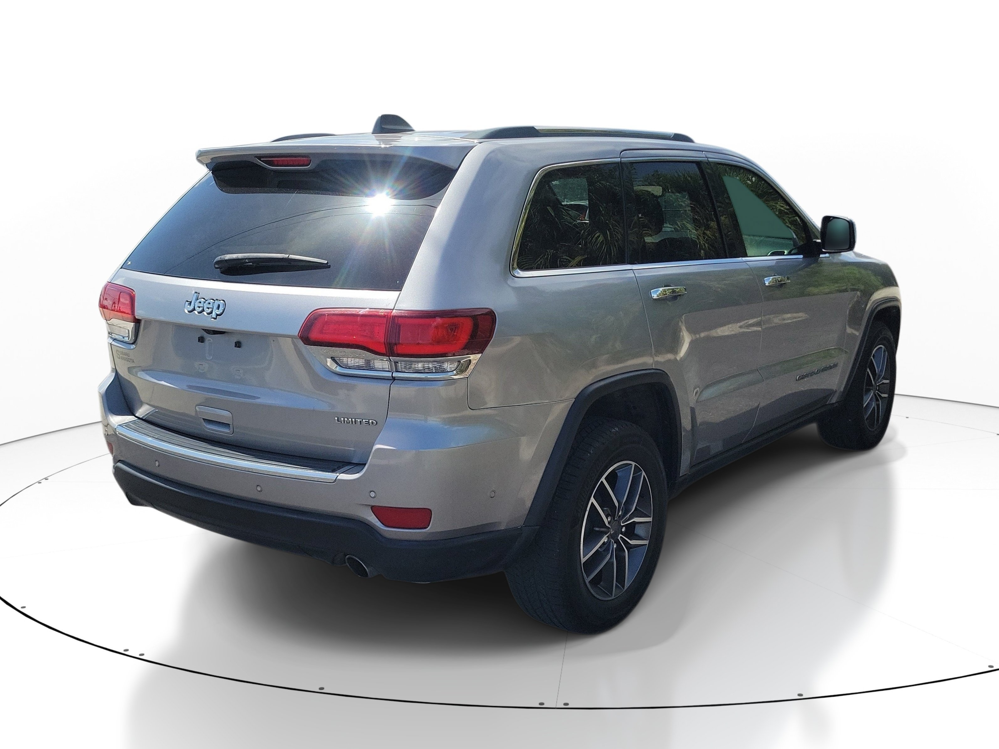 Used 2020 Billet Silver Metallic Clearcoat Jeep Limited image 6