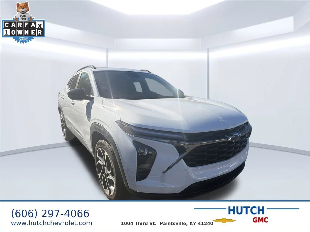 Used 2025 Summit White Chevrolet 2RS image 2