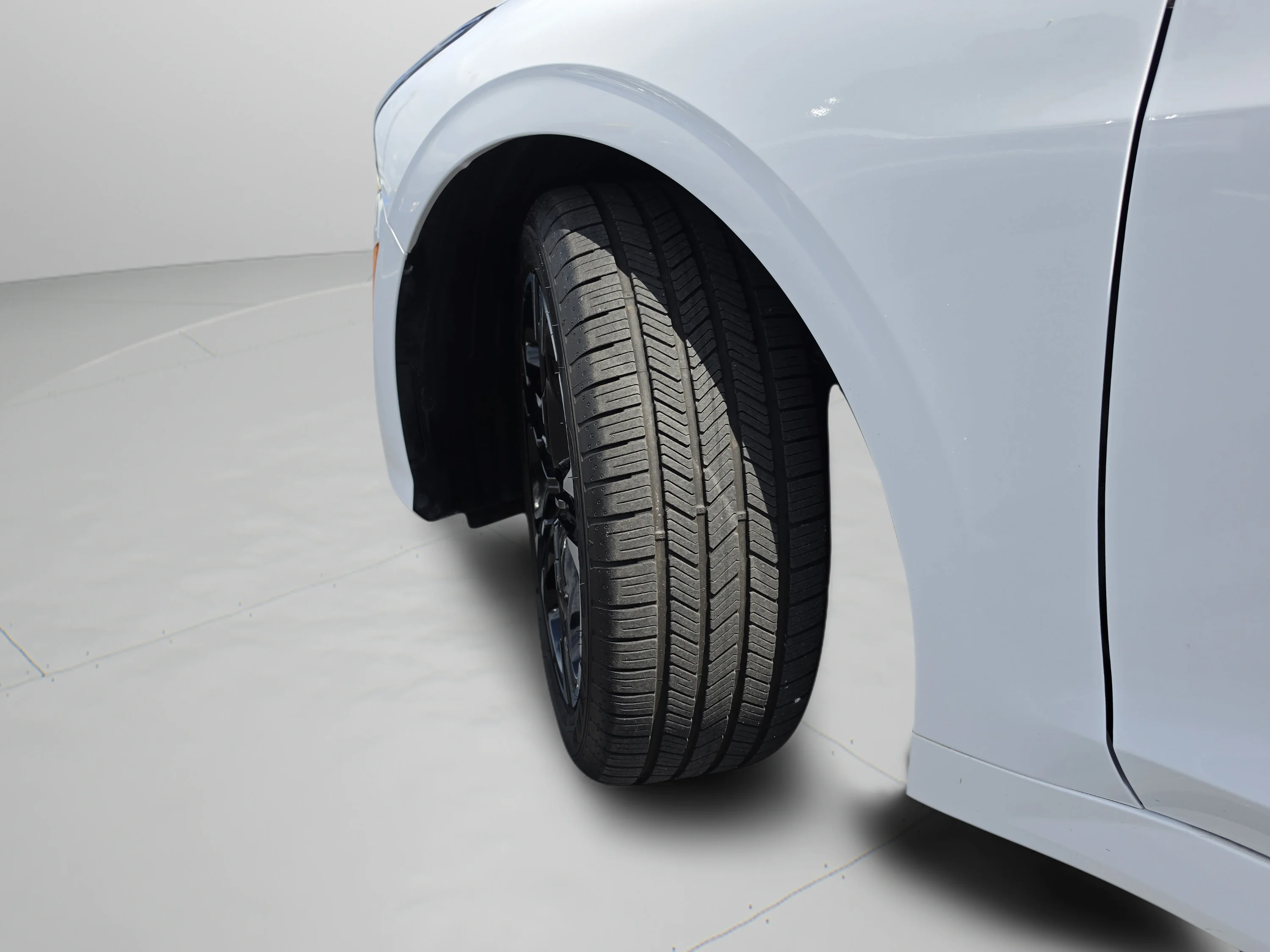 Used 2024 Glacial White Pearl Kia GT-Line image 40
