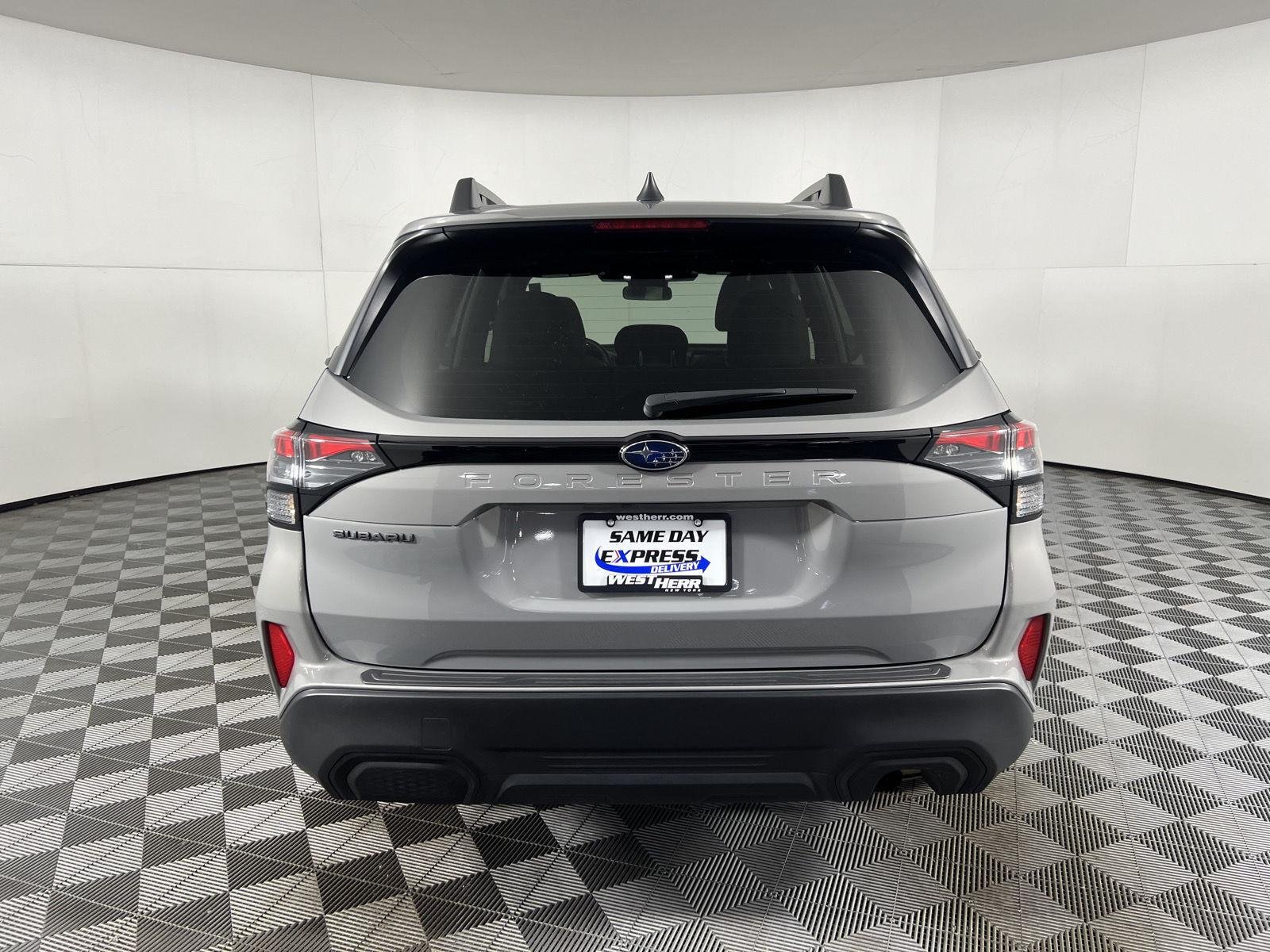 Used 2025 River Rock Pearl Subaru Premium image 49