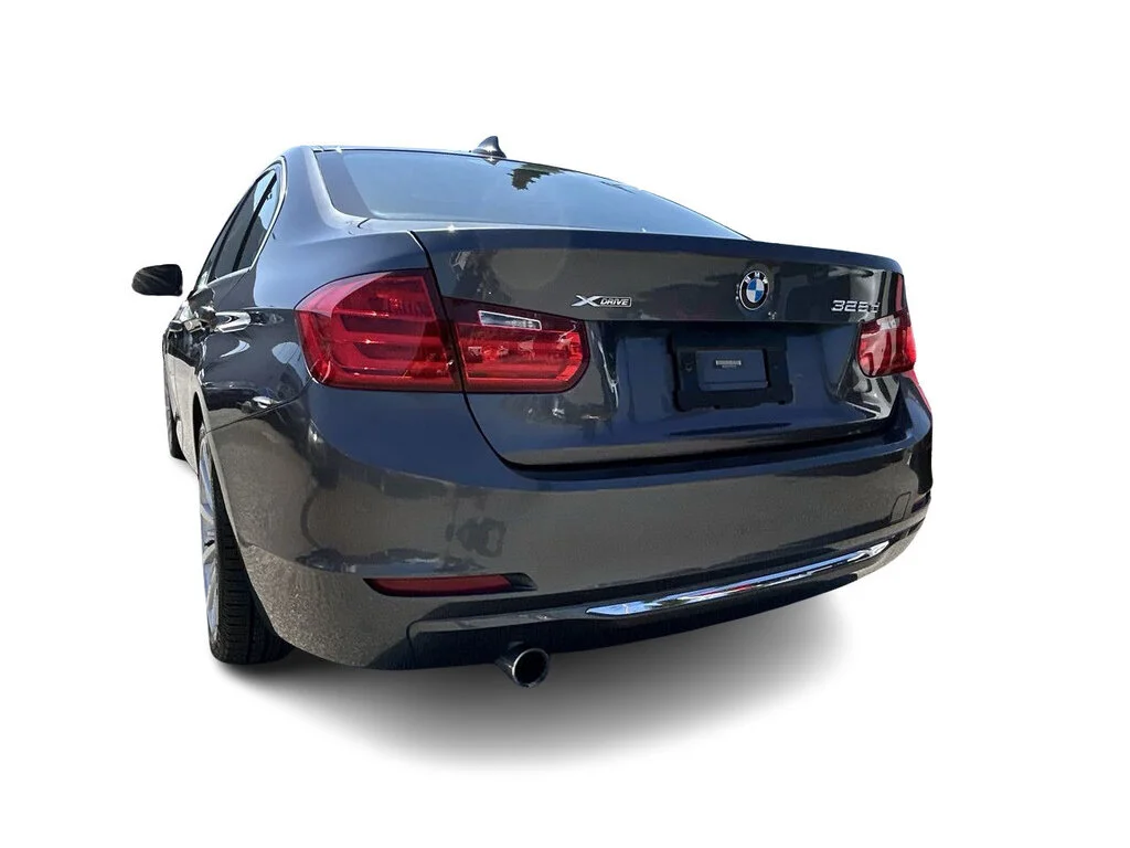 Used 2015 Mineral Grey Metallic BMW xDrive Sedan Dilawri Certified   Local BC   No Acc image 11