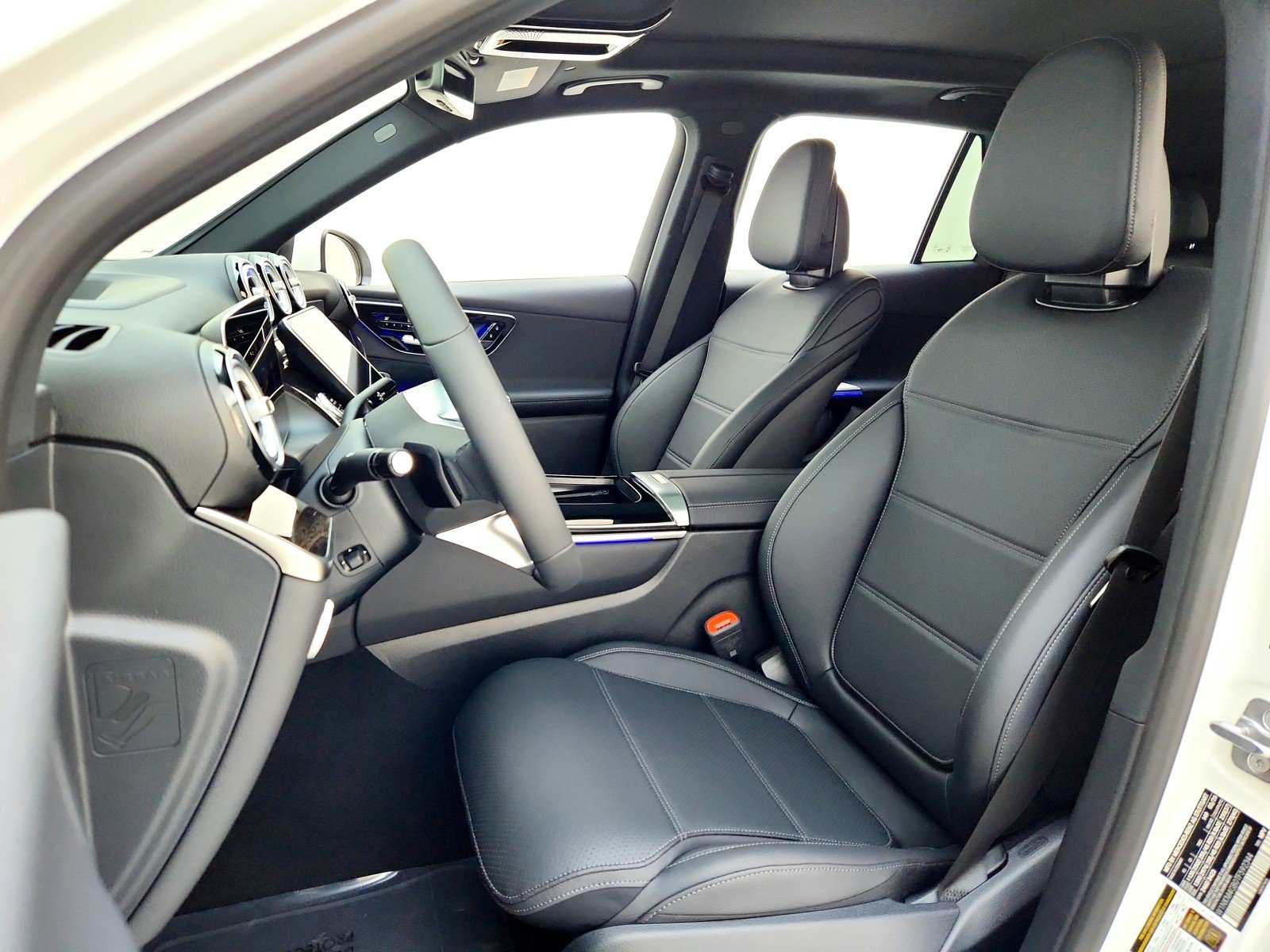 New 2026 Polar White Mercedes-Benz GLC 300 SUV image 10