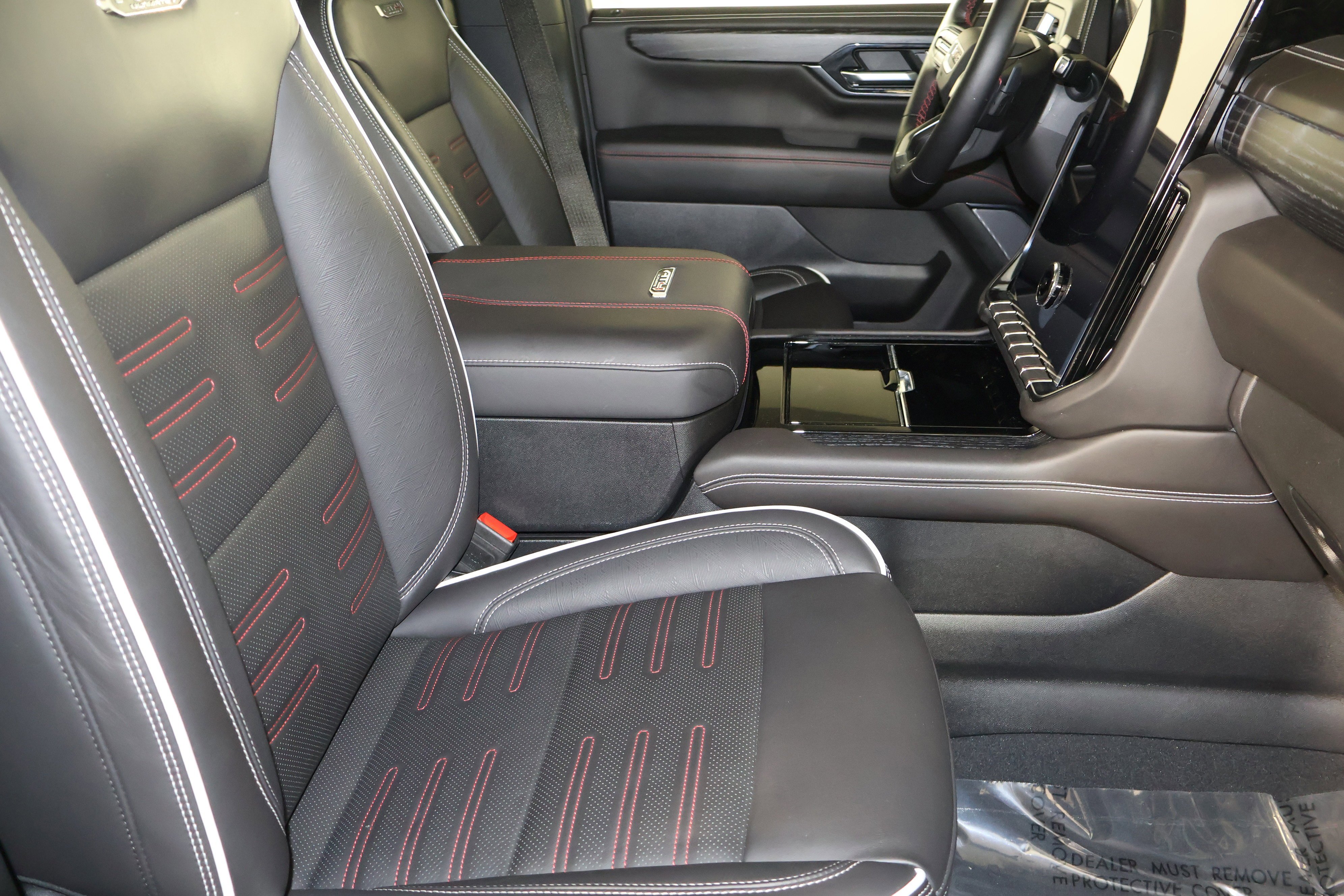 2025 GMC Yukon AT4 Ultimate - Photo 47