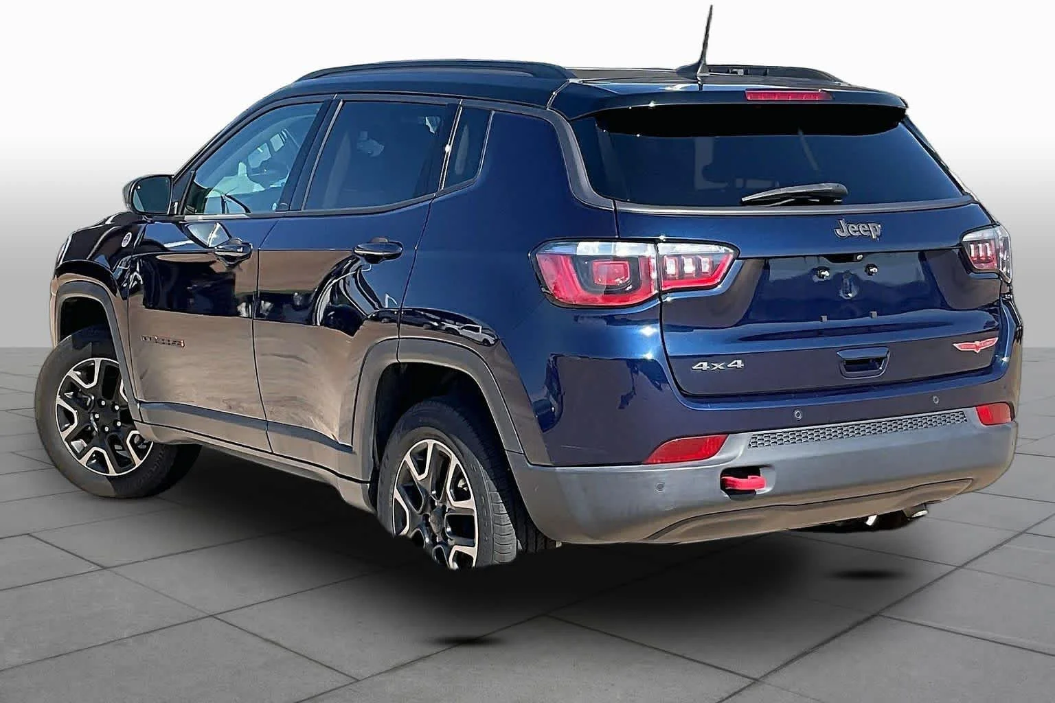Used 2019 Jazz Blue Pearlcoat Jeep Trailhawk image 12
