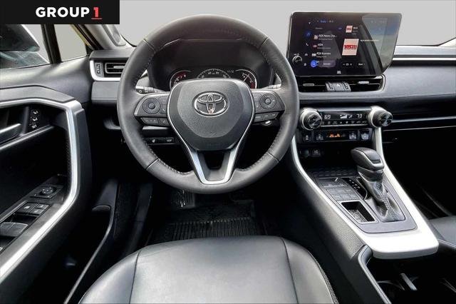 Certified Used 2025 SILVER SKY METALLIC Toyota  image 6