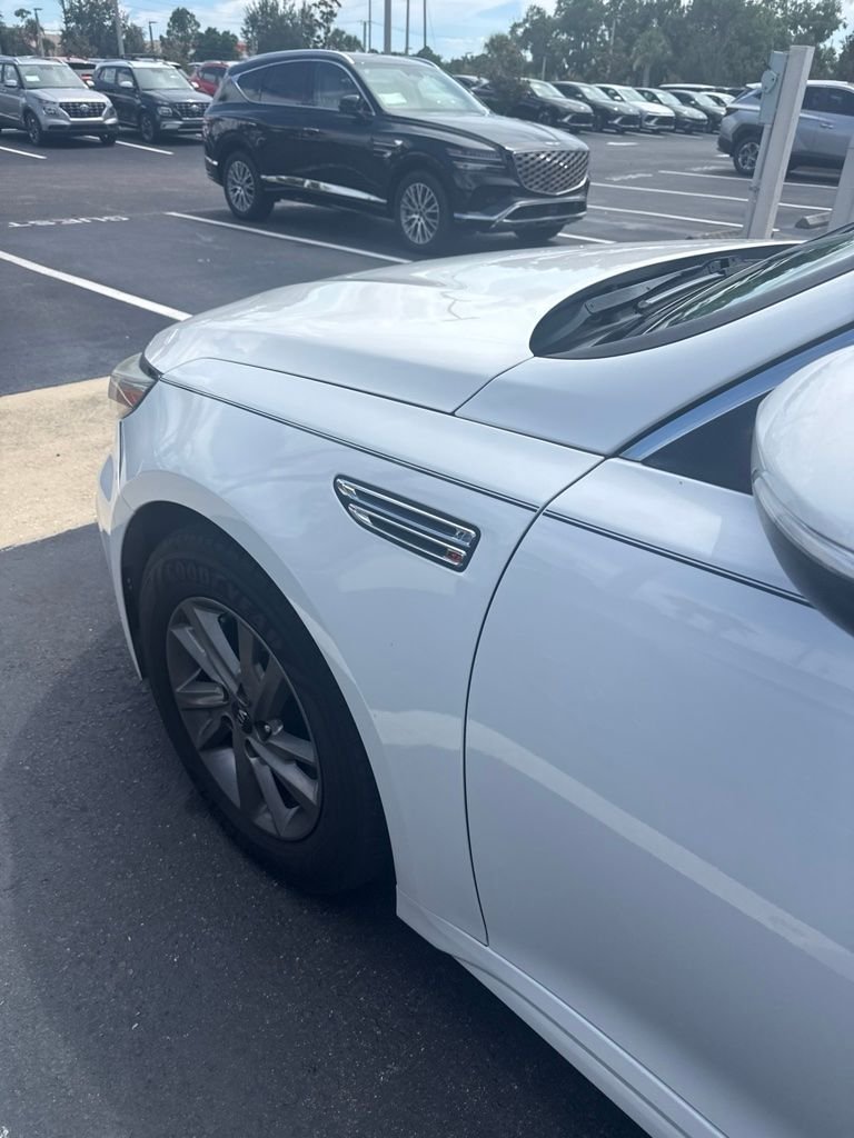 2019 Kia Optima LX - Photo 8
