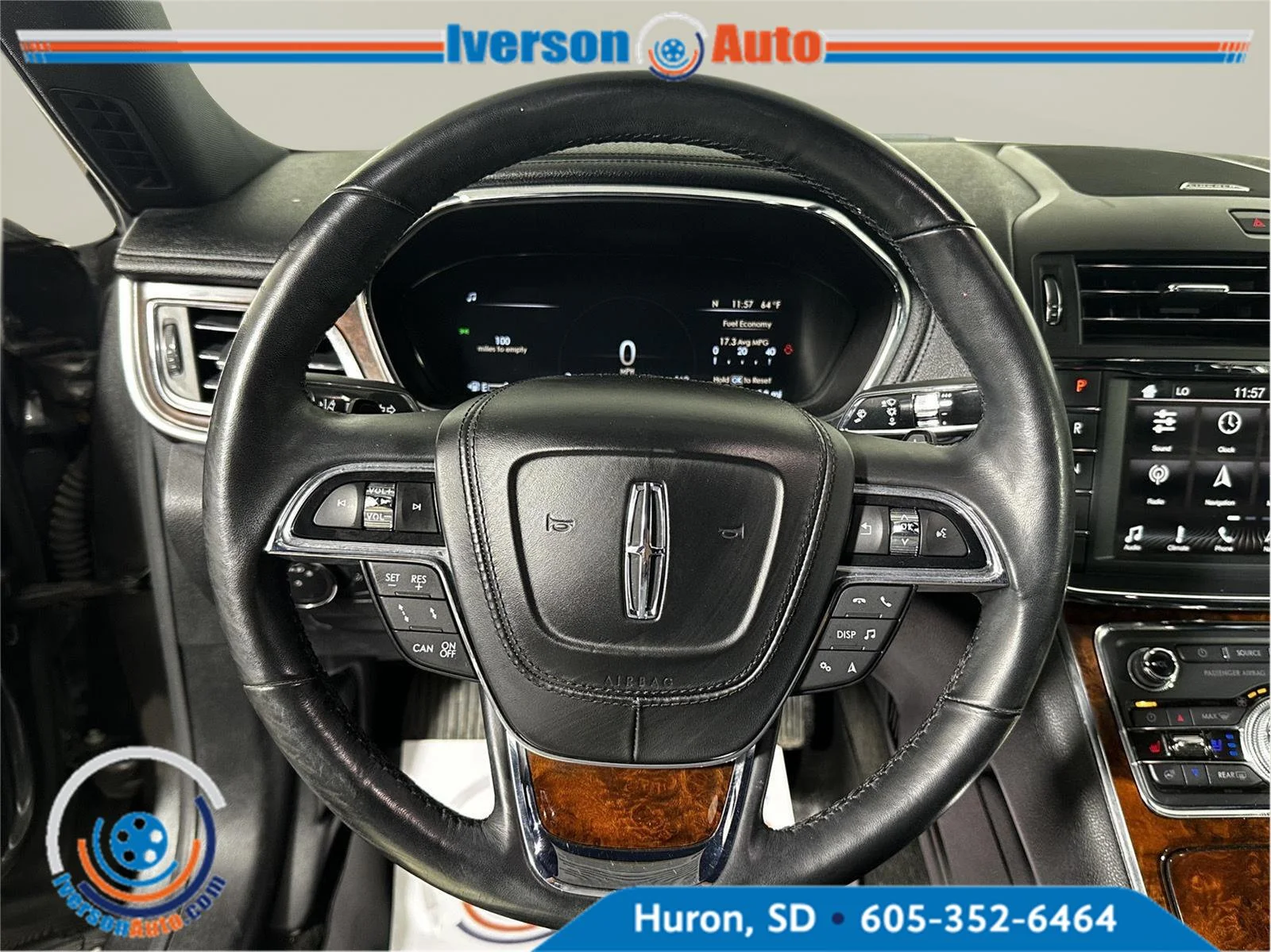 Used 2019 Gray Lincoln Select image 16