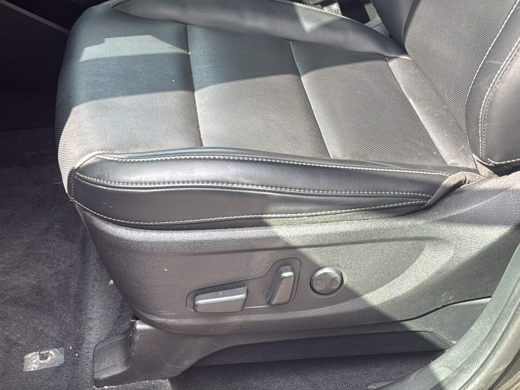 Used 2024 Green Kia S image 18