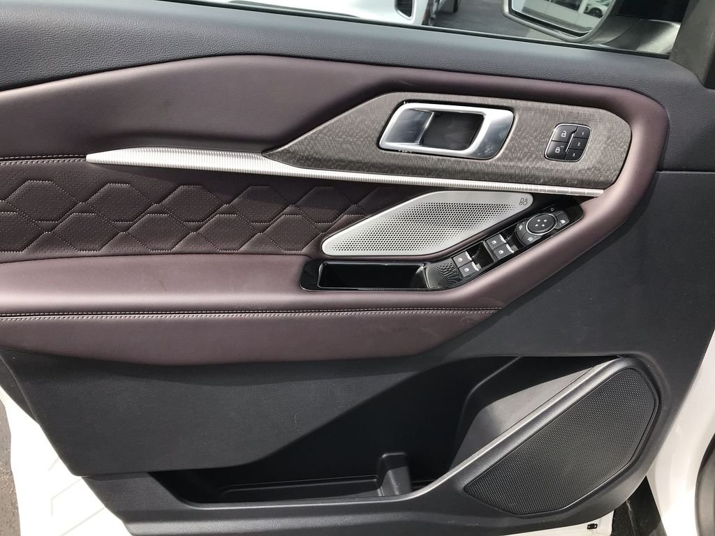 Used 2025 White Ford Platinum image 13
