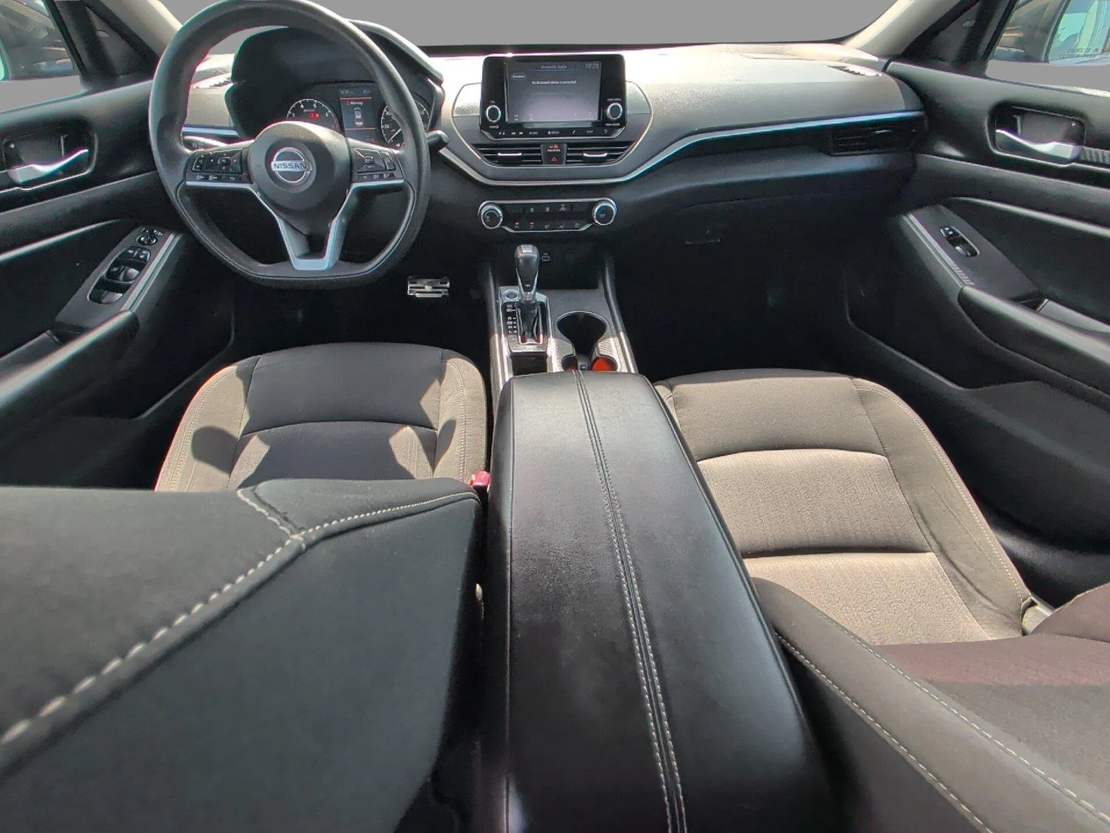 Used 2021 Glacier White Nissan 2.5 S image 30