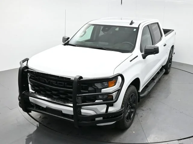 Used 2025 Summit White Chevrolet Custom image 32