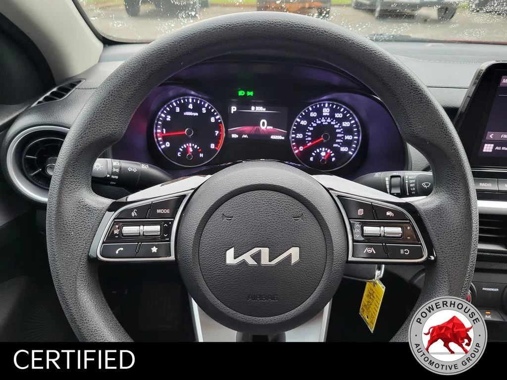 Used 2024 Red Kia LXS image 29