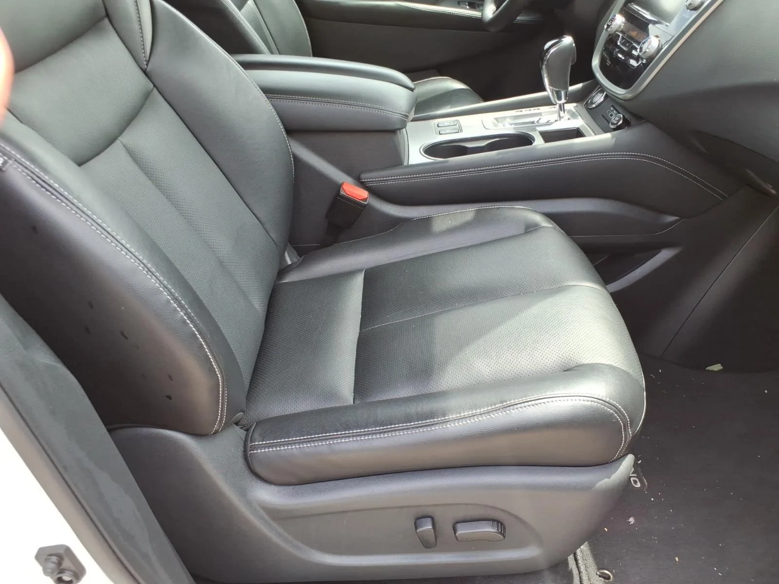 Used 2023 Pearl White Tricoat Nissan SL image 20