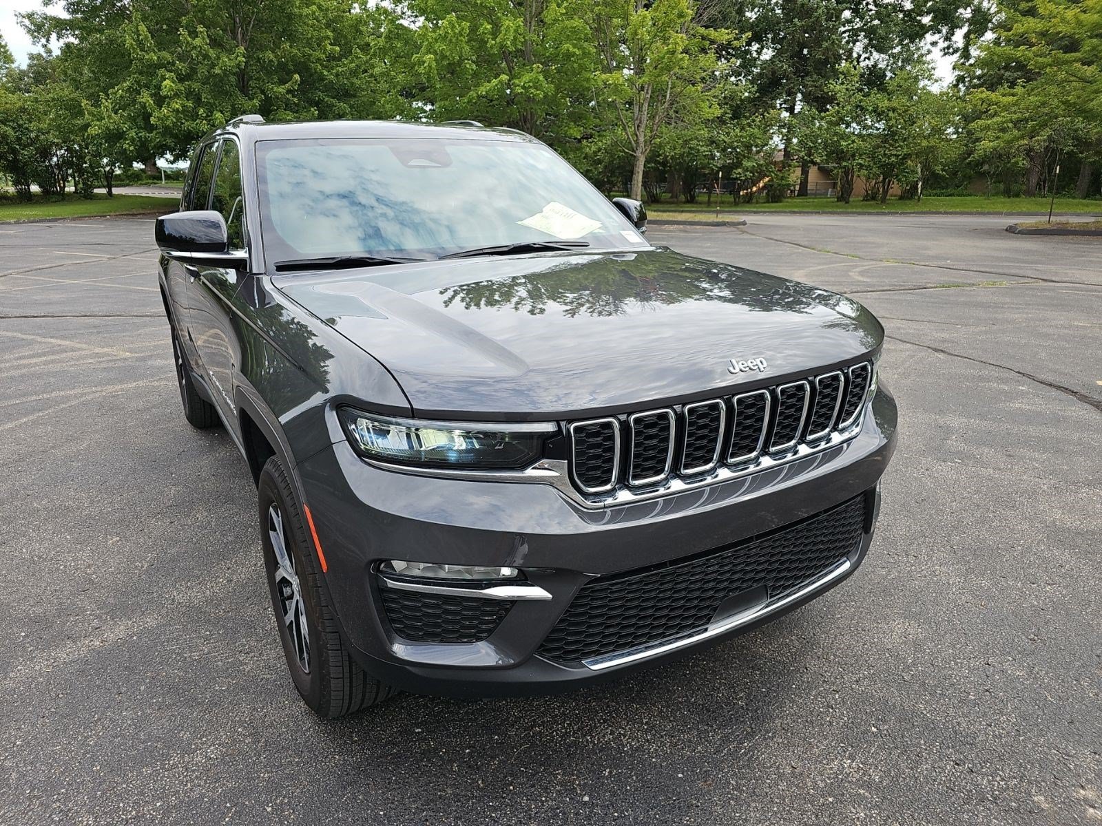 Certified Used 2025 Baltic Gray Metallic Clearcoat Jeep Limited image 7