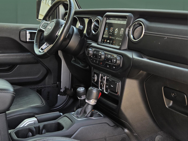 Certified Used 2020 Silver Jeep Overland image 35