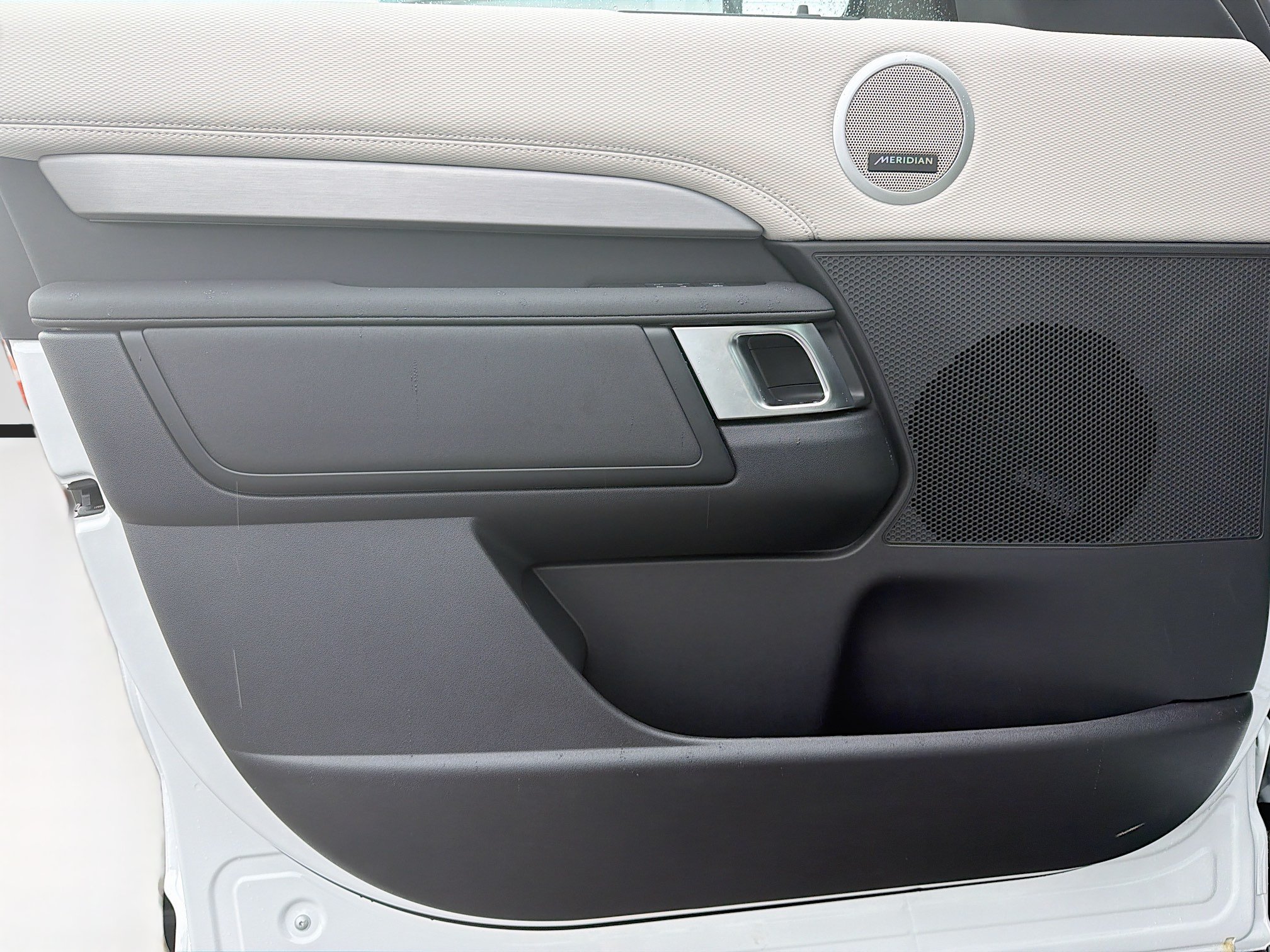 New 2026 Fuji White Land Rover Gemini Edition image 23